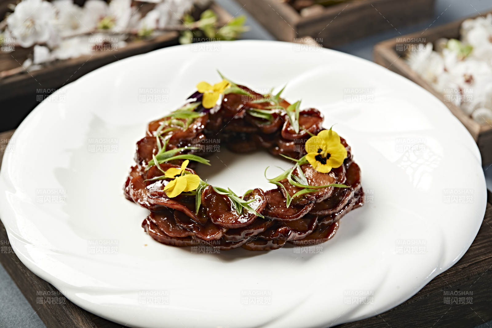 美味凉菜红焗杏鲍菇片图片