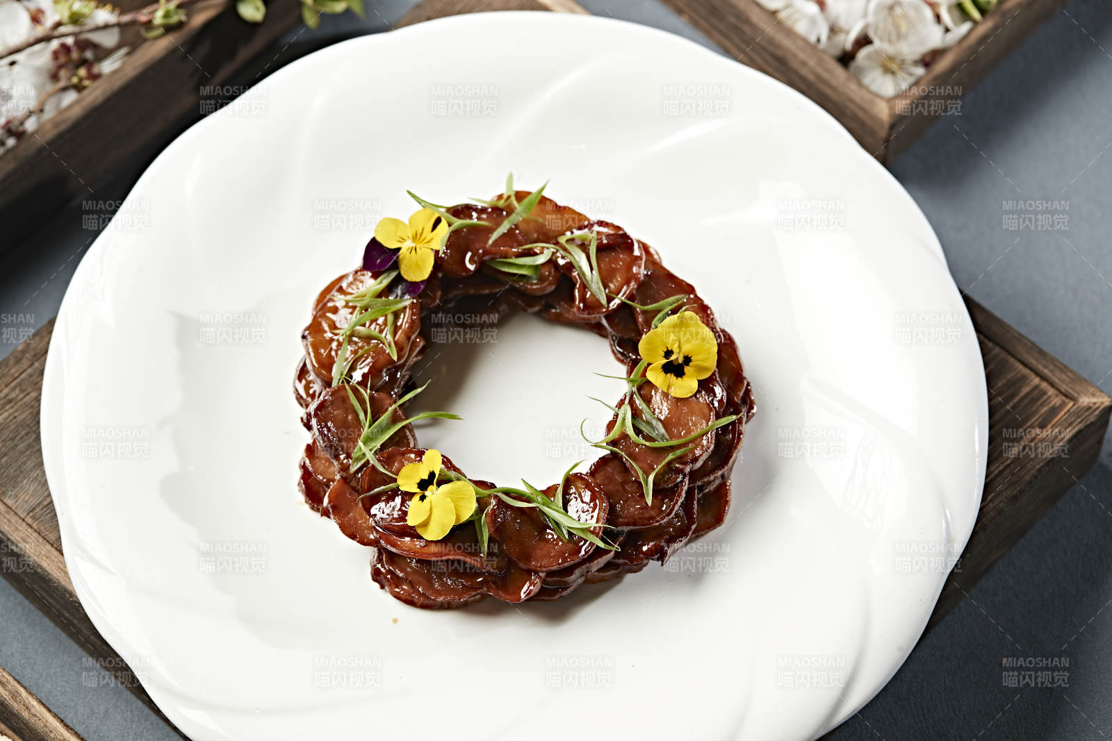 美味凉菜红焗杏鲍菇片图片