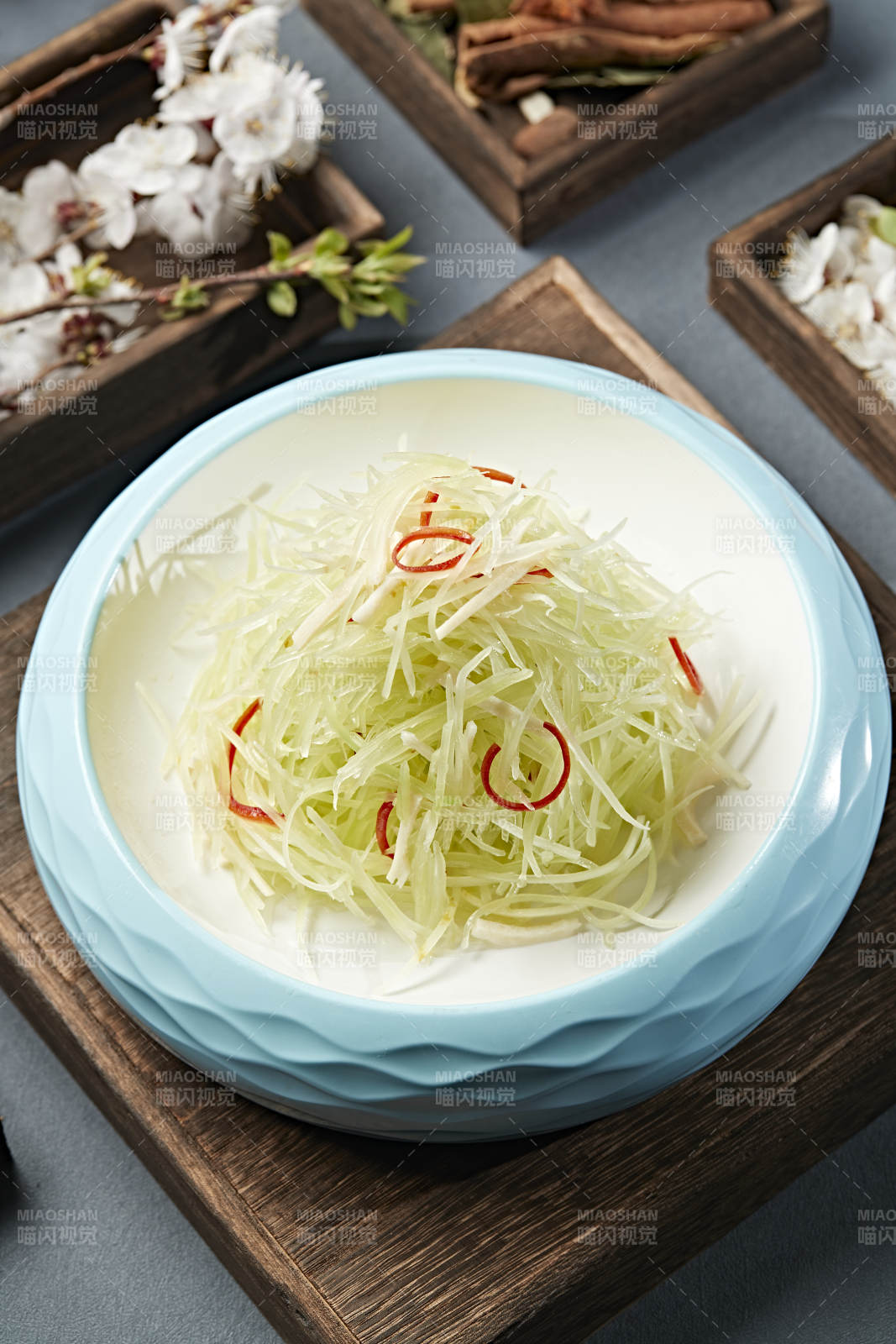 美味凉菜巧拌彩椒笋丝图片