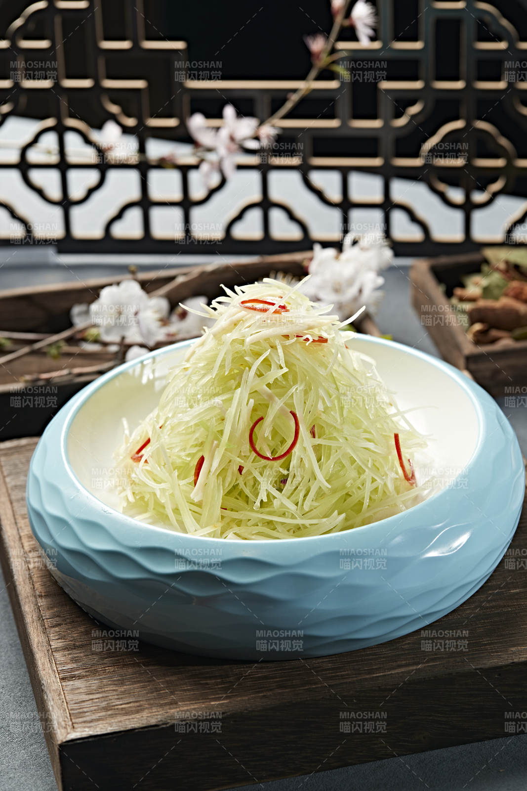 美味凉菜巧拌彩椒笋丝图片