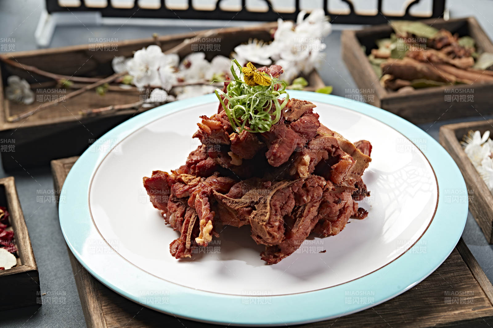 传统风味熏酱排骨图片