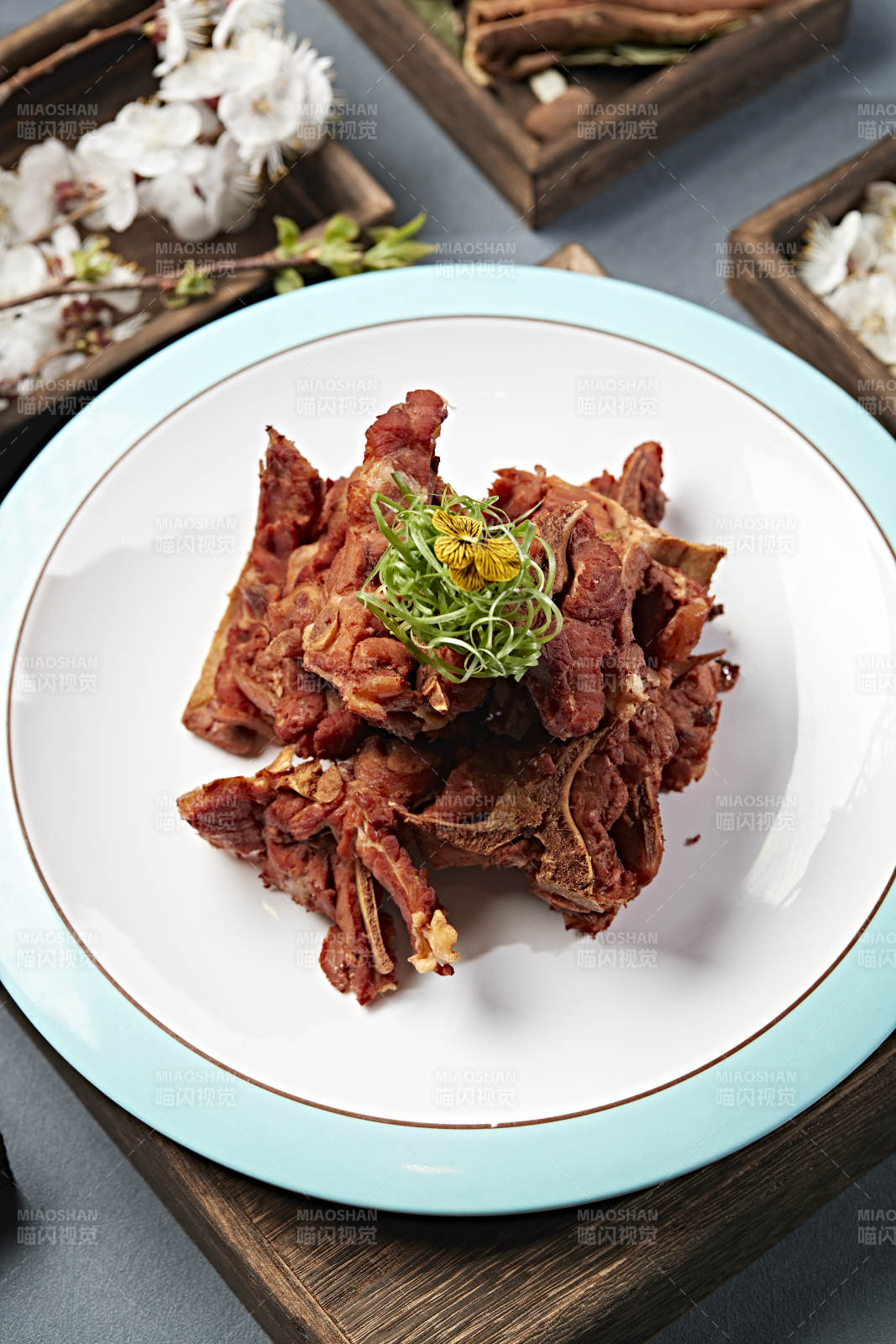 传统风味熏酱排骨图片