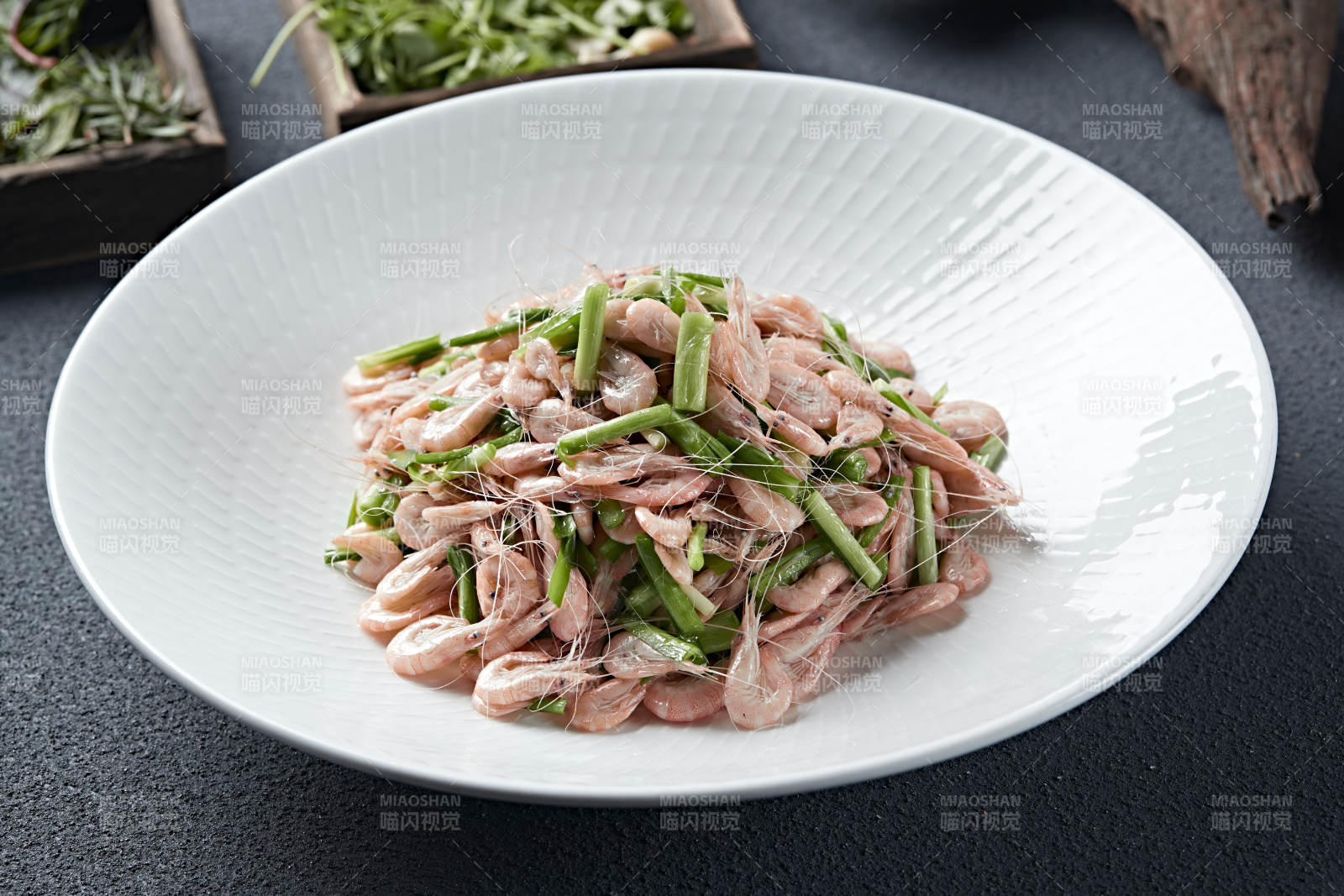 风味葱香盐水小河虾图片