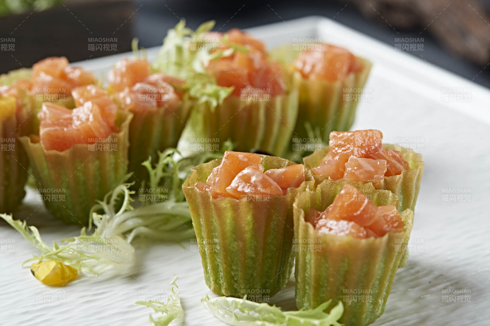 蜜瓜水果金盏刺身三文鱼粒图片