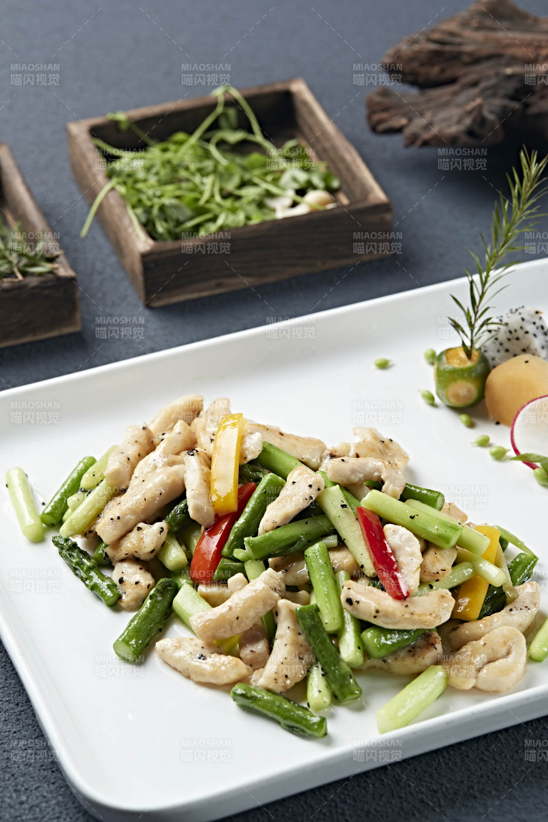 鸡柳小炒芦笋段图片