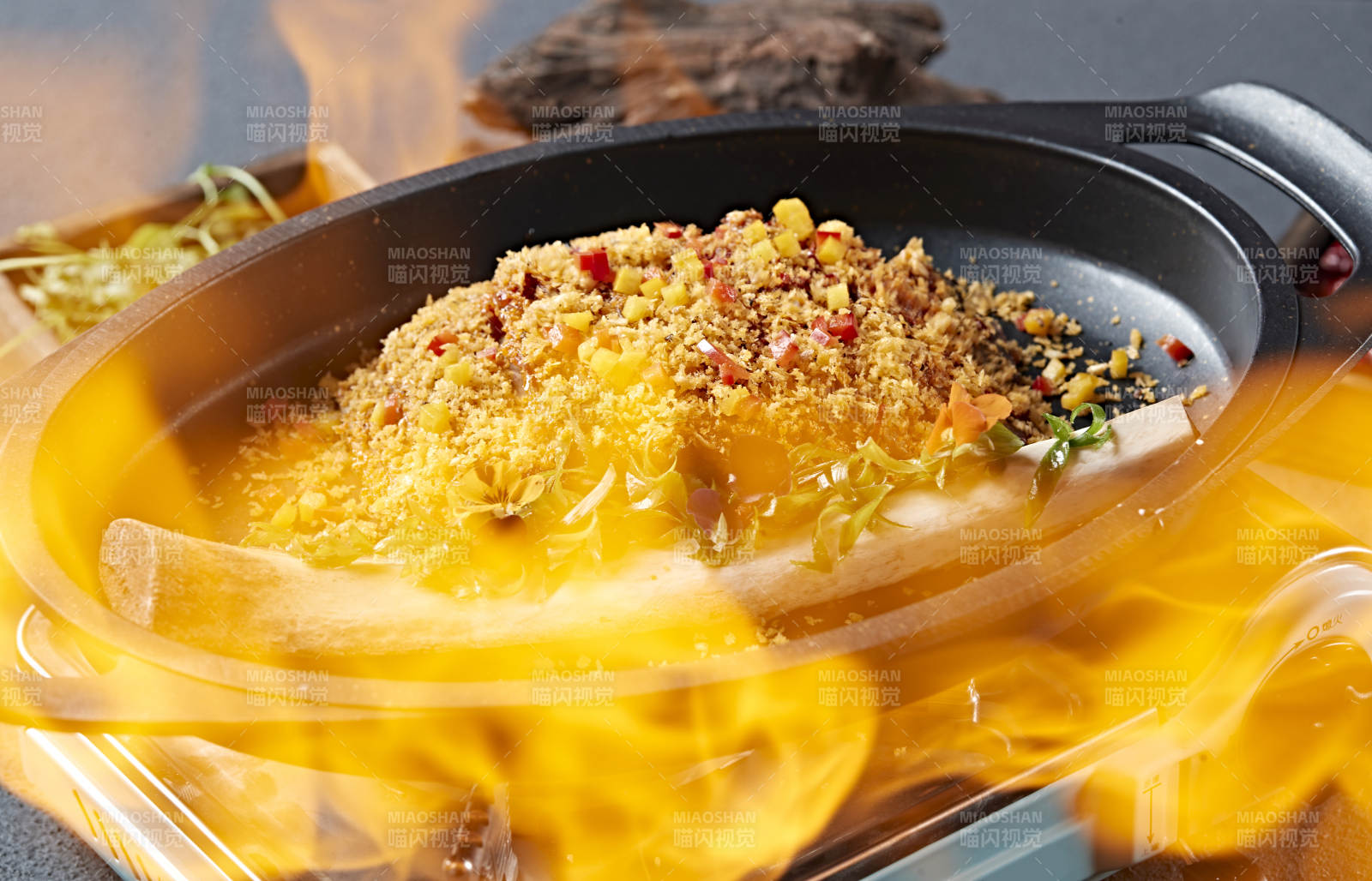 铁板避风塘香烤拆骨肉图片