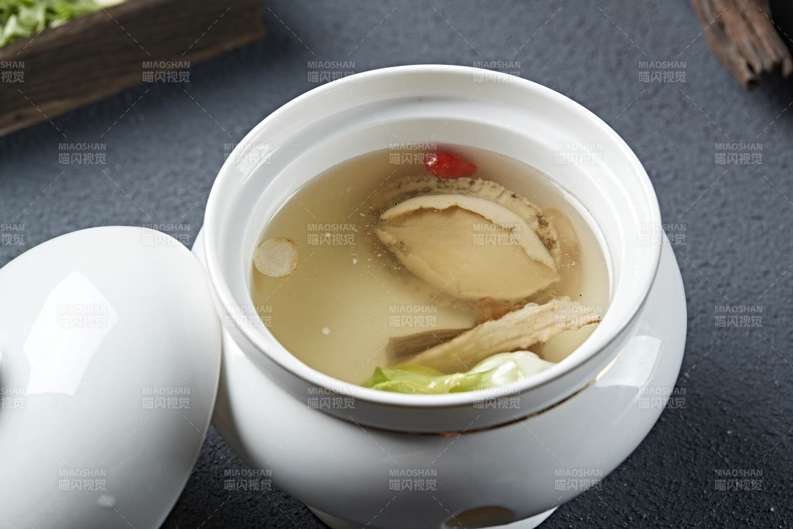 鲍鱼枸杞吨当归党参汤图片