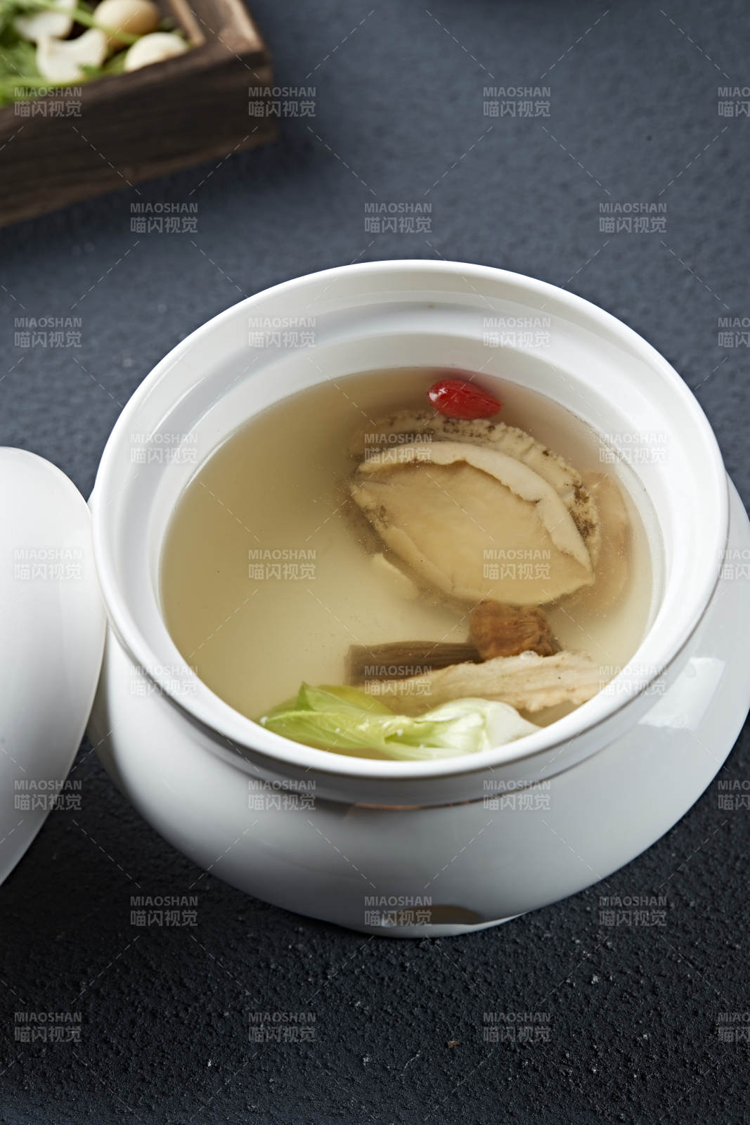 鲍鱼枸杞吨当归党参汤图片