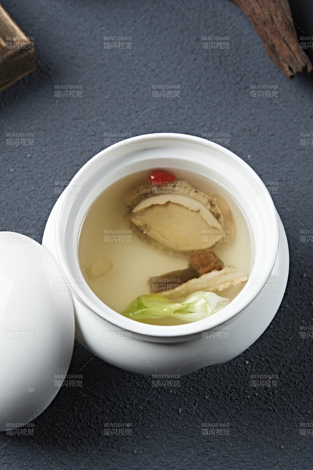 鲍鱼枸杞吨当归党参汤图片