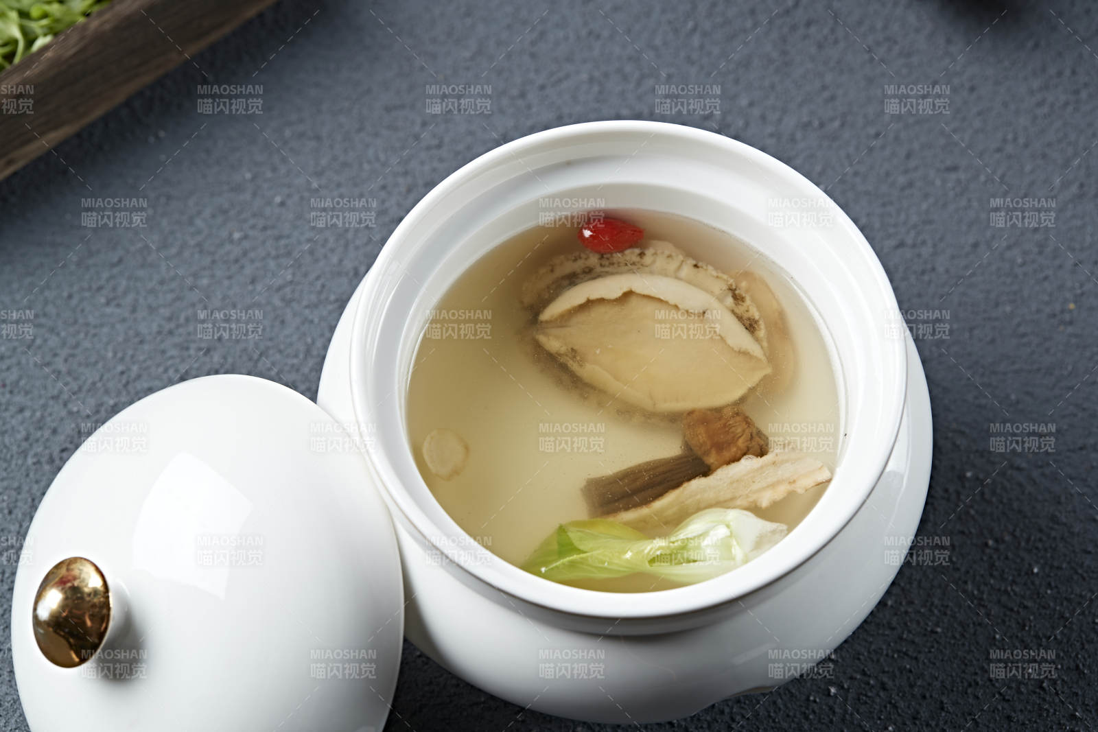 鲍鱼枸杞吨当归党参汤图片