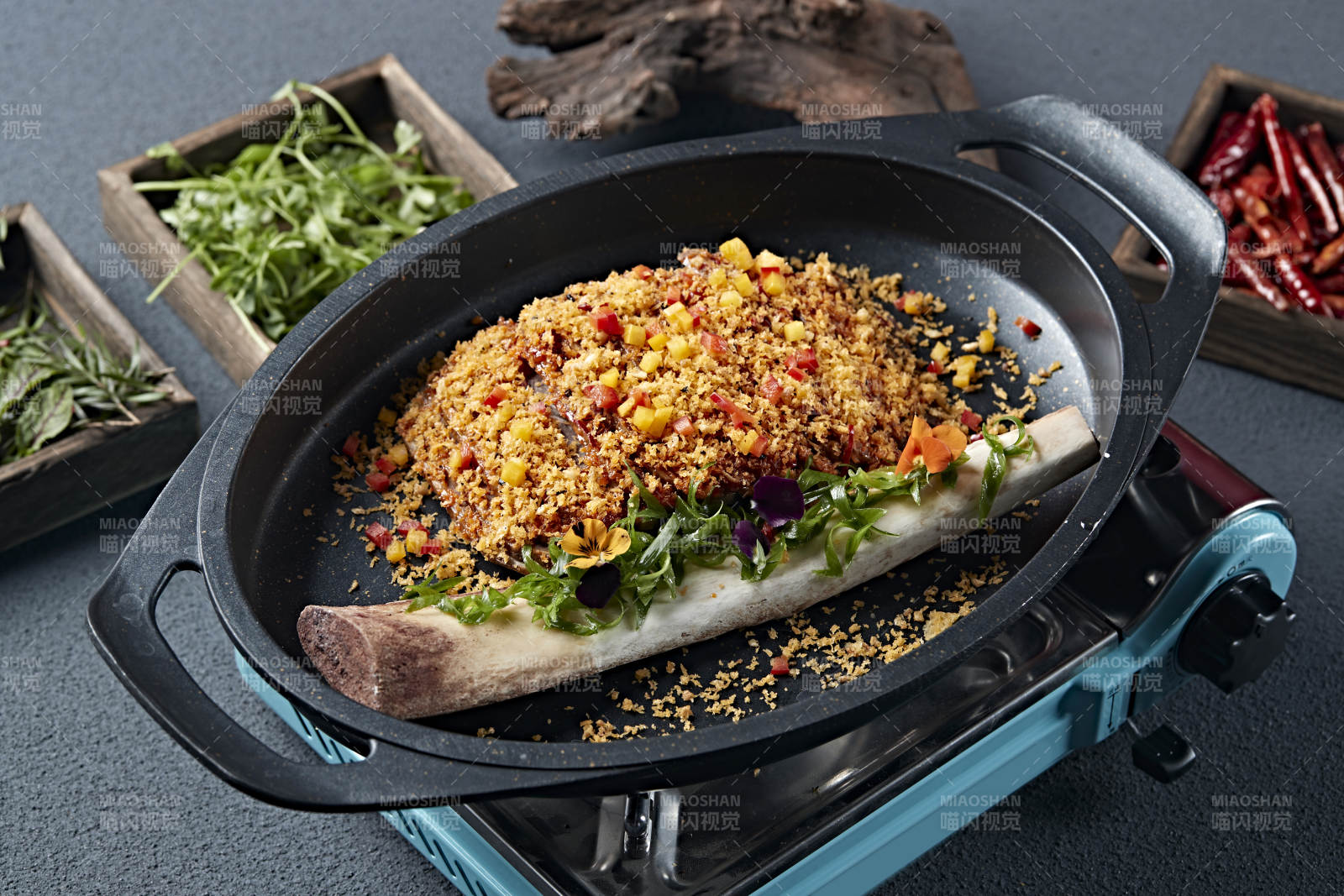 铁板避风塘香烤拆骨肉图片