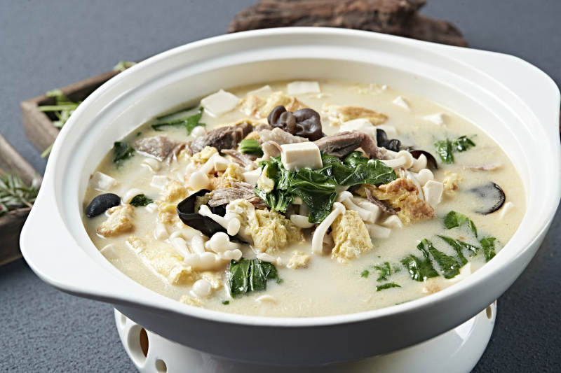 砂锅浓汤大烩菜图片