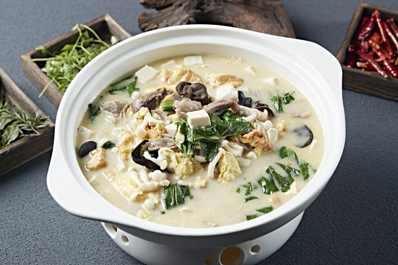 砂锅浓汤大烩菜图片