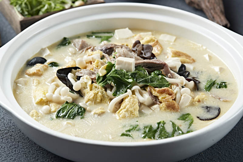 砂锅浓汤大烩菜图片