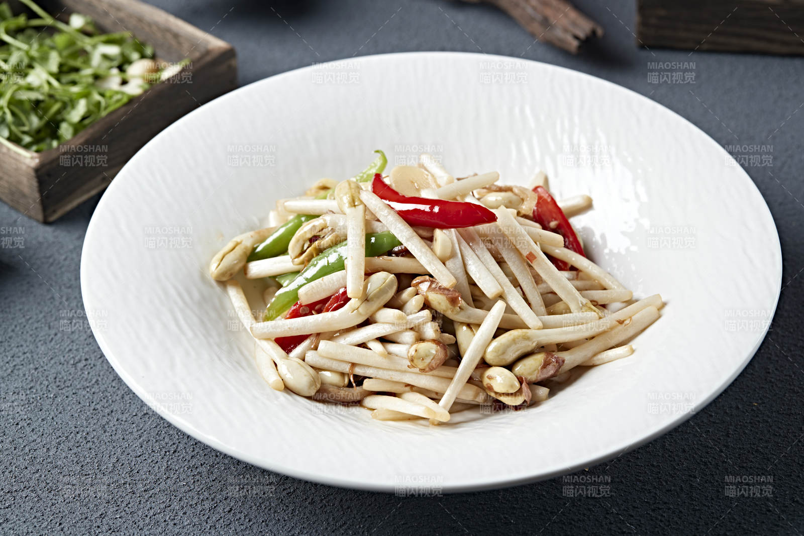 彩椒素炒花生芽图片