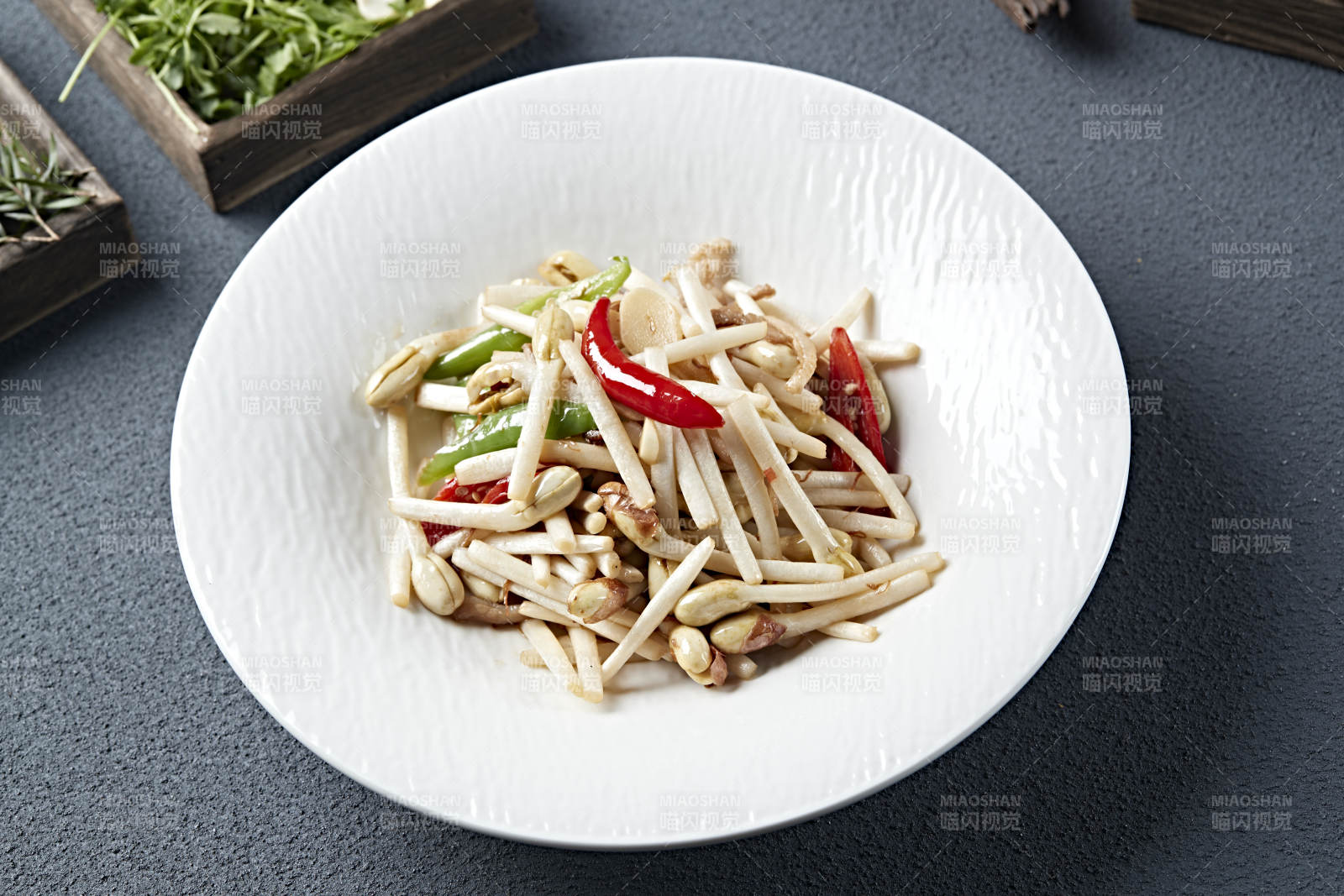 彩椒素炒花生芽图片