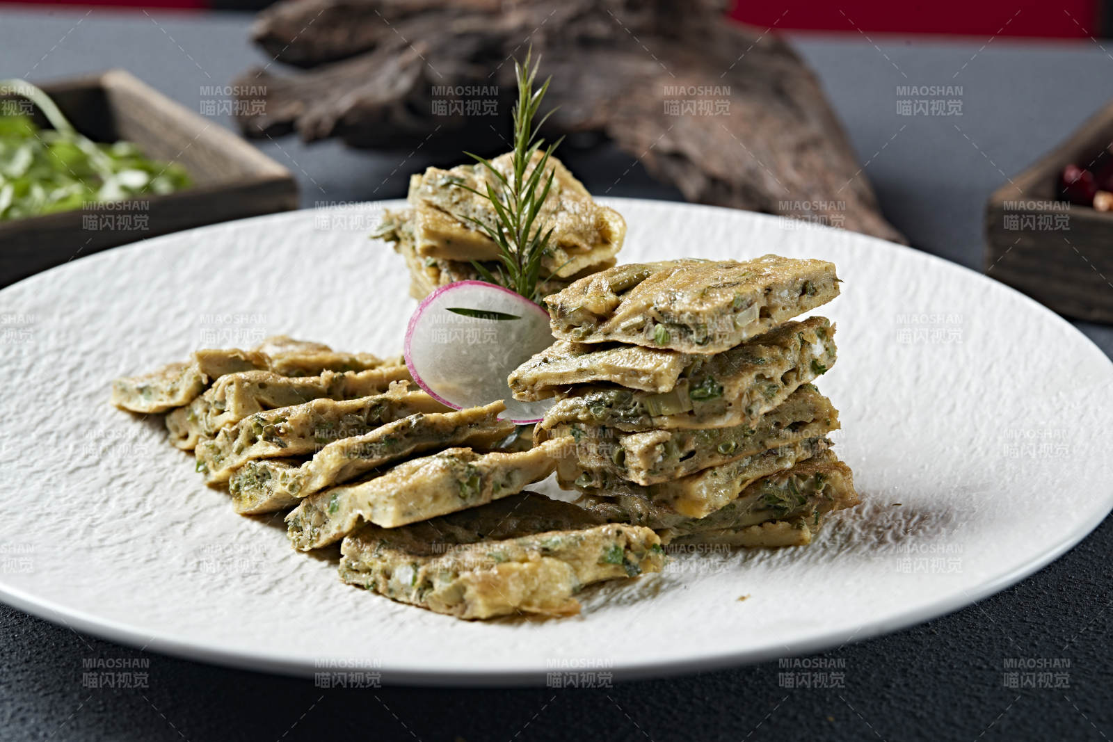 新派香椿炒鸡蛋图片