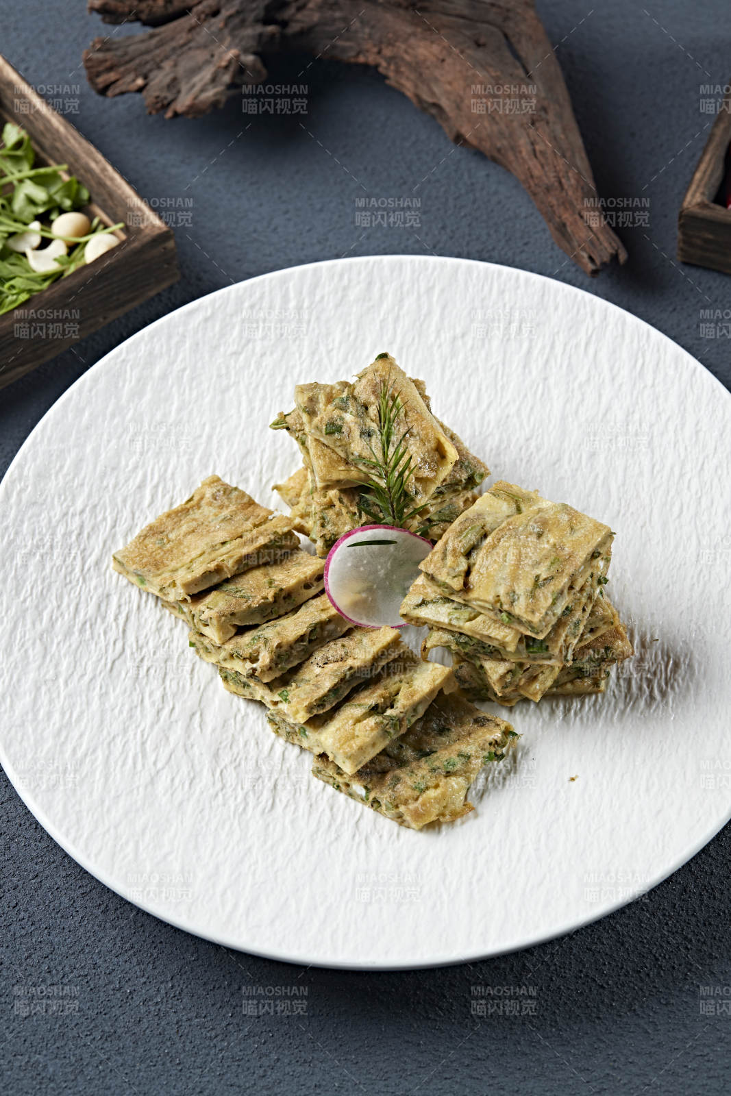 新派香椿炒鸡蛋图片