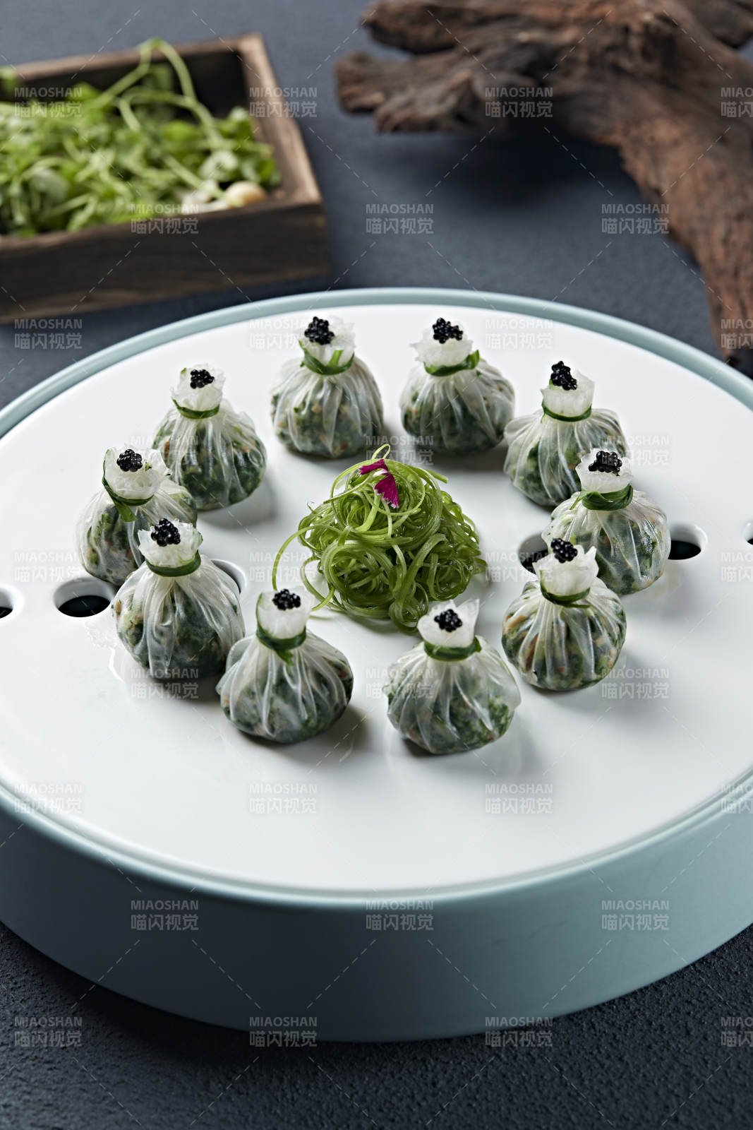 鱼籽鸡蛋野菜馅水晶石榴包图片