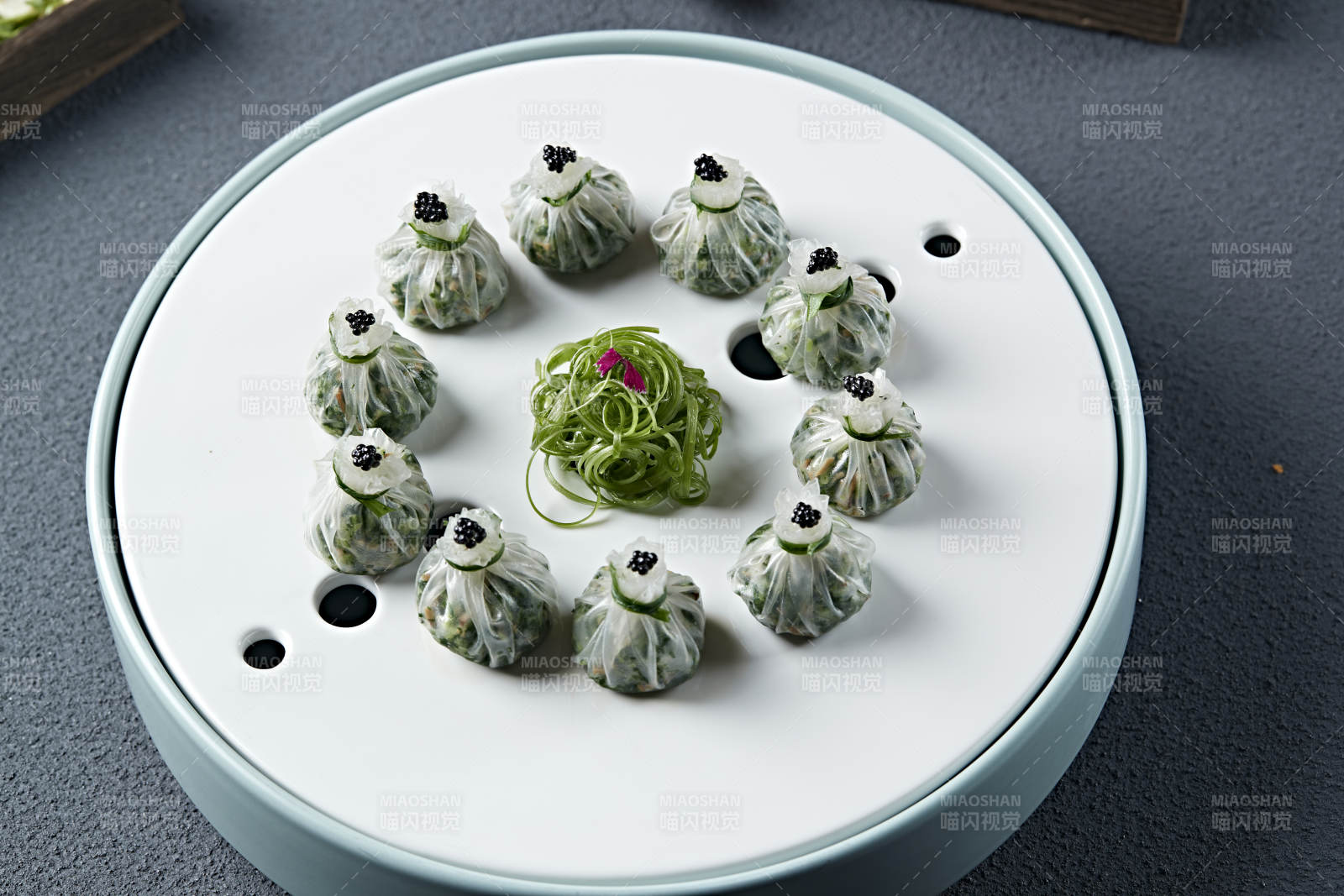 鱼籽鸡蛋野菜馅水晶石榴包图片