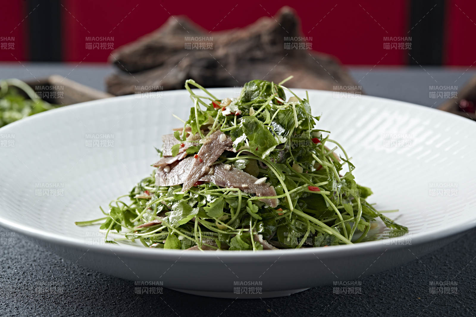 蒜蓉剁椒香菜拌牛口条图片