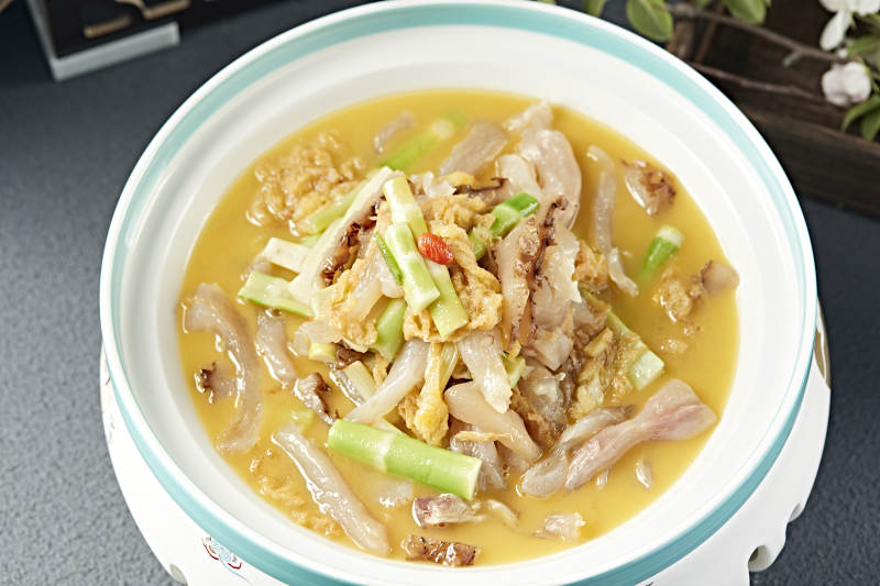 酸菜嫩笋烩蹄筋图片