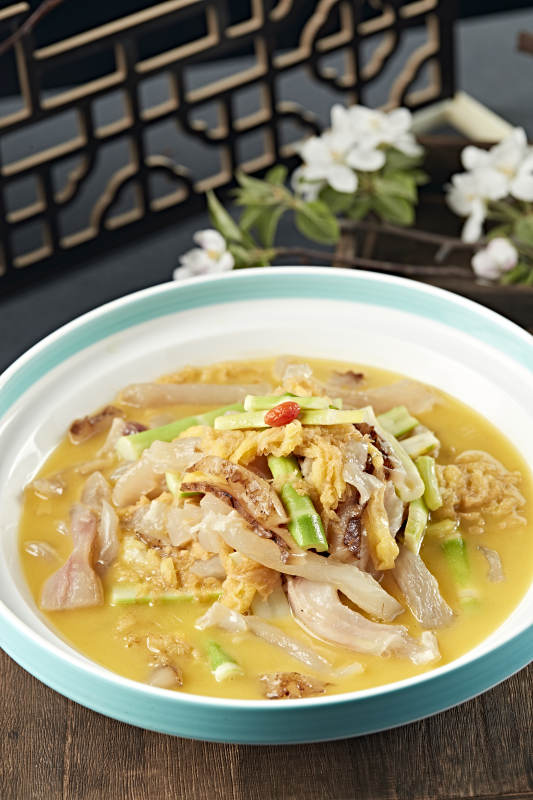 酸菜嫩笋烩蹄筋图片