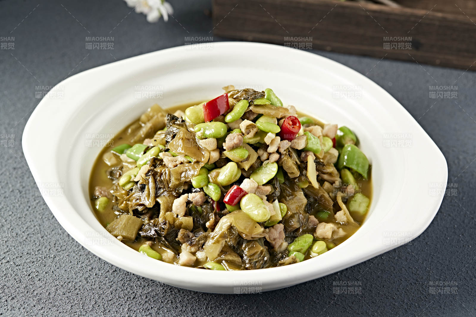 米椒蚕豆瓣肉沫烧雪菜图片