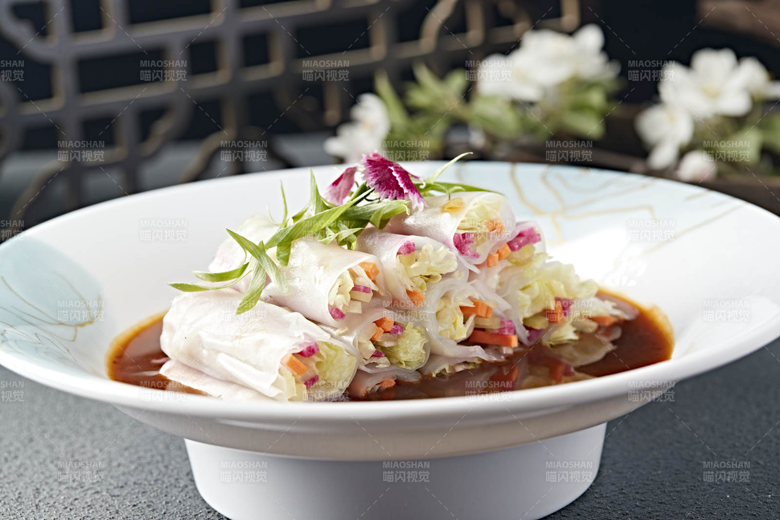 捞汁蔬菜肠粉卷图片