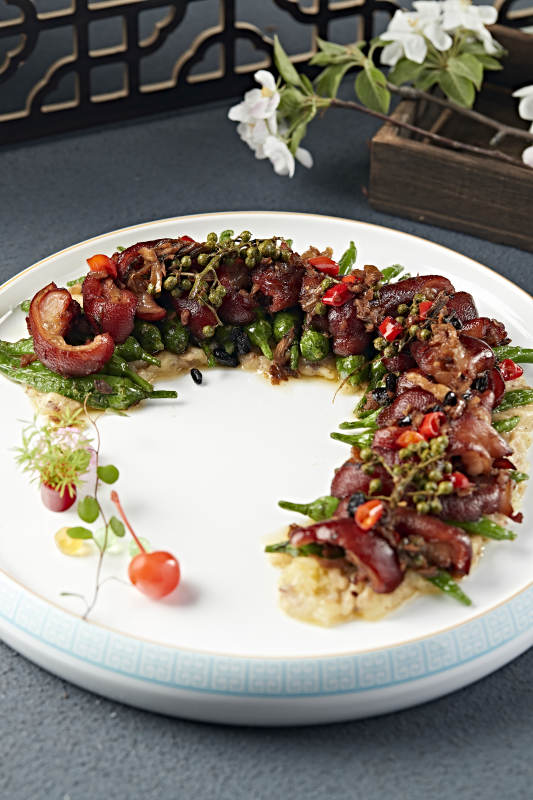 香辣土豆泥烧椒配香炸猪蹄花图片