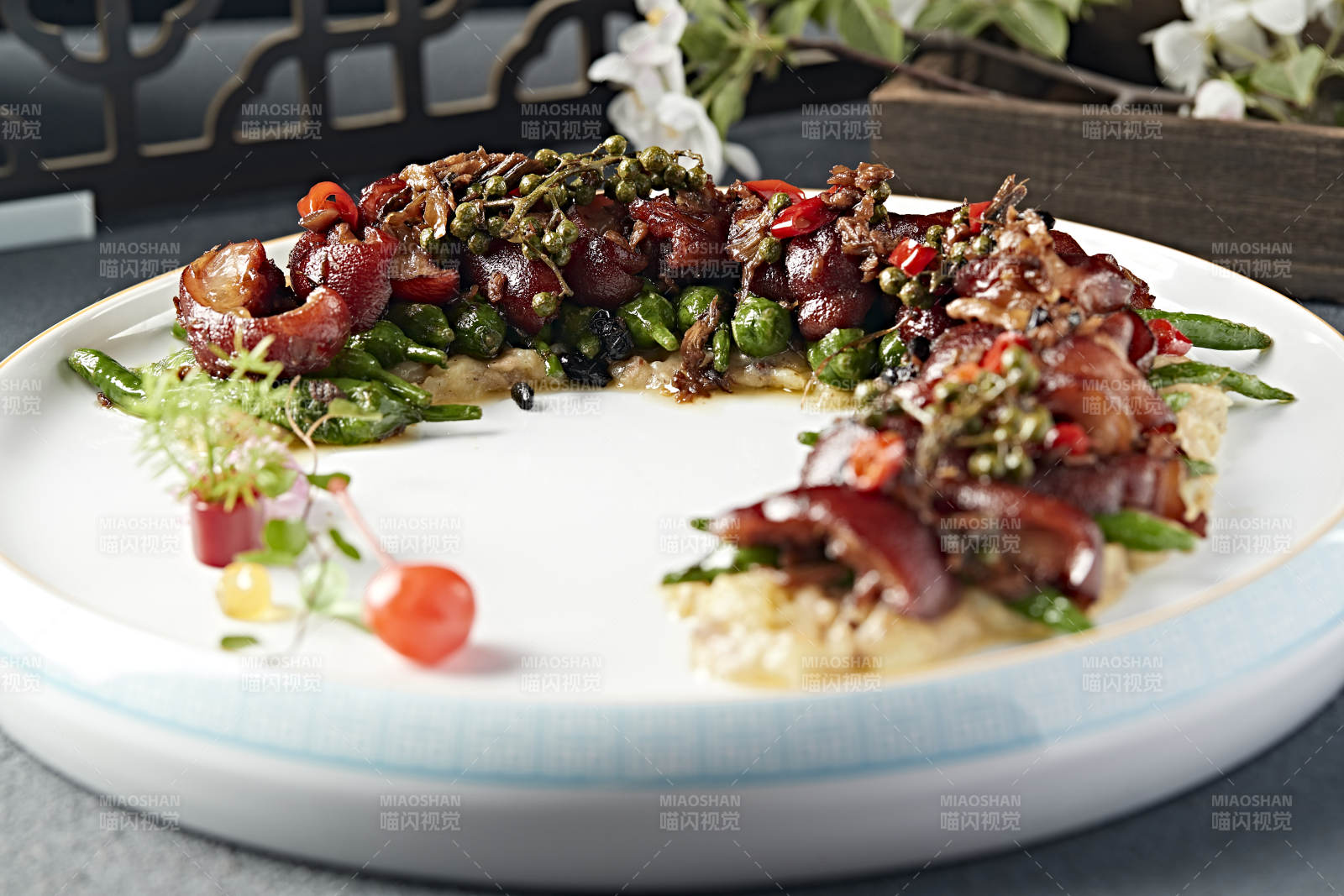 香辣土豆泥烧椒配香炸猪蹄花图片