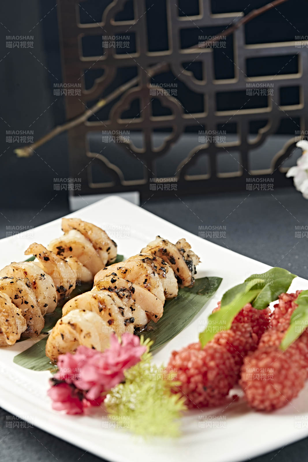 海虾两吃苏子酱烧开背大虾仁油炸荔枝虾球图片