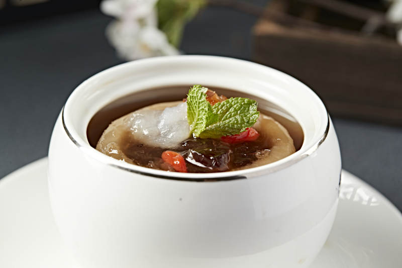 雪蛤燕窝桃胶冰糖炖雪梨图片