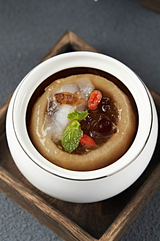 雪蛤燕窝桃胶冰糖炖雪梨图片