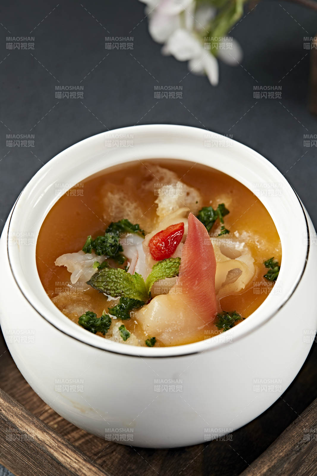 浓汤鲍汁北极贝尖炖花胶图片