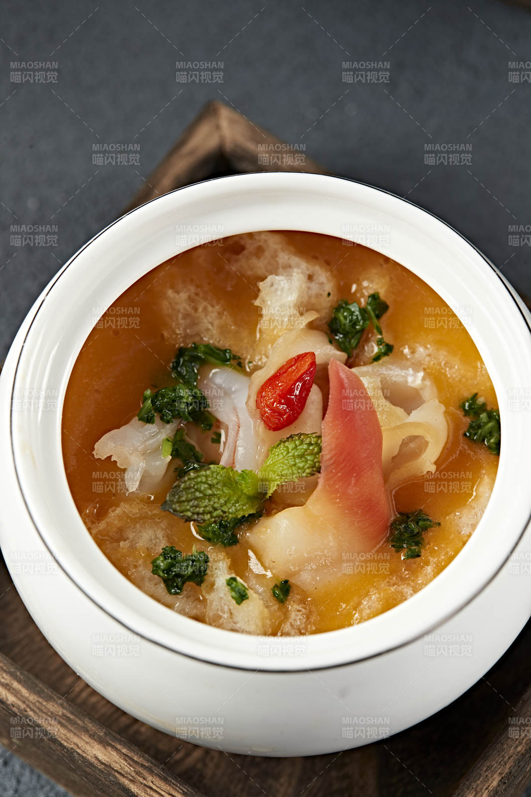 浓汤鲍汁北极贝尖炖花胶图片