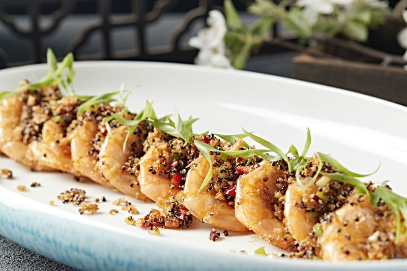 香辣藜麦碎配油炸开背大虾图片