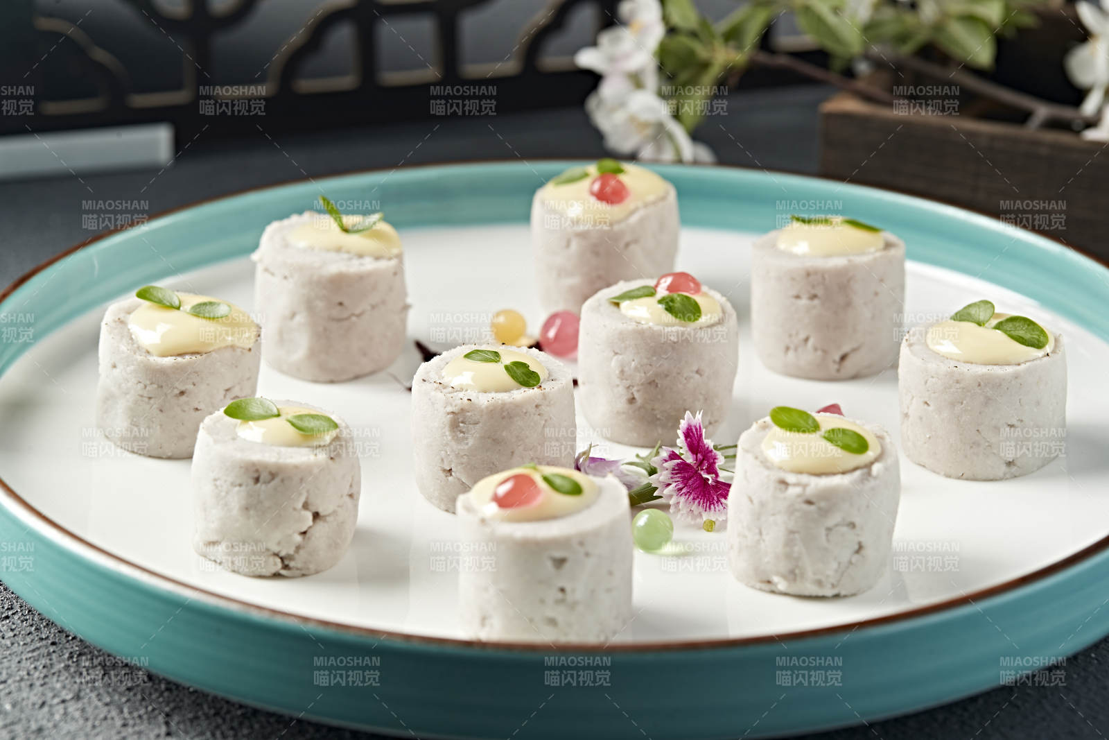 炼乳配蒸芋头泥糕图片