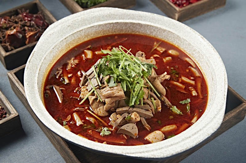 石锅红油香辣羊杂汤图片