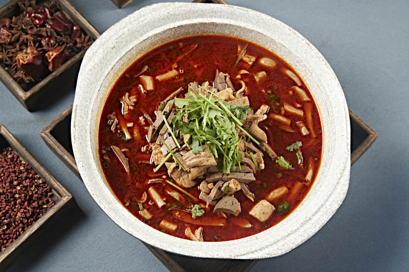 石锅红油香辣羊杂汤图片