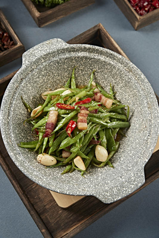 石锅蒜香蒜子五花肉烧豆角丝图片