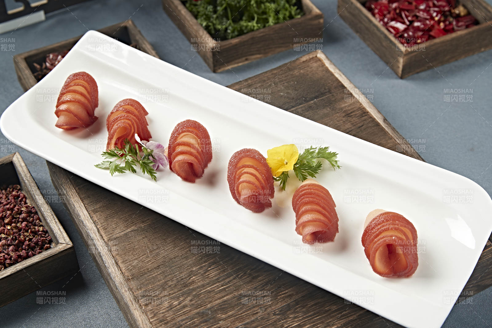 美味凉菜红酒雪梨图片