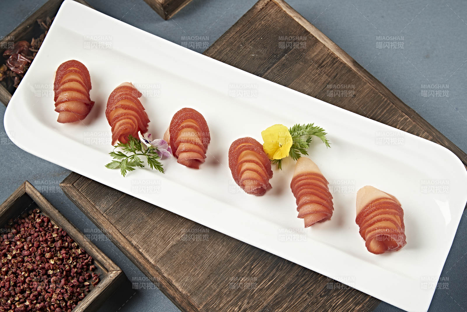 美味凉菜红酒雪梨图片