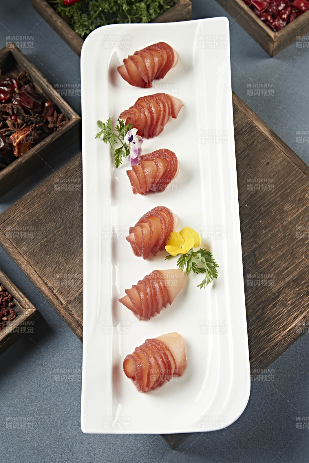 美味凉菜红酒雪梨图片