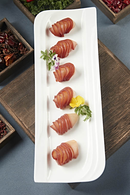 美味凉菜红酒雪梨图片