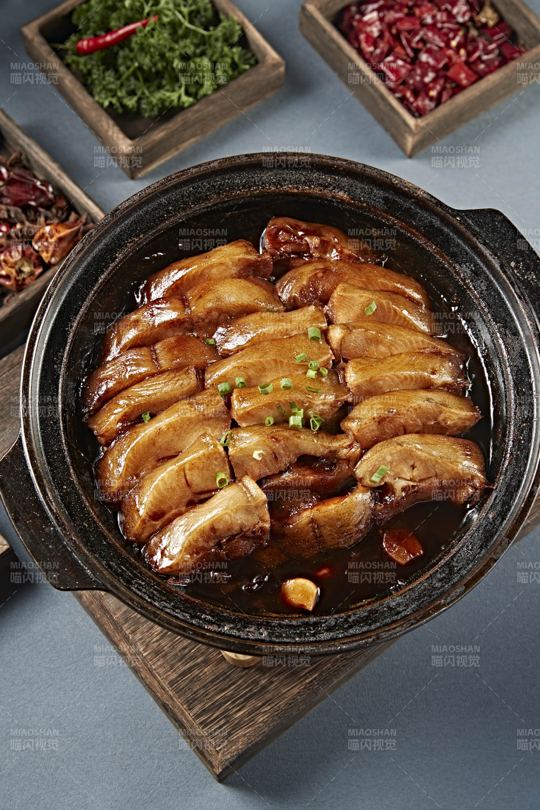 砂锅酱香焗鳕鱼图片