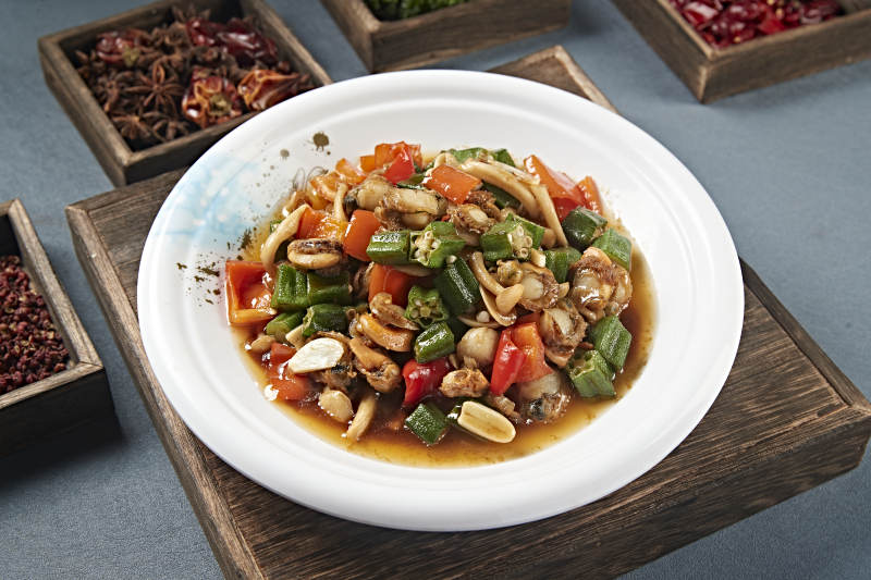 彩椒秋葵海鲜菇烧扇贝肉图片
