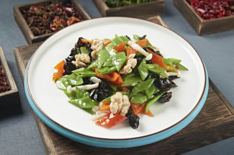 合炒荷兰豆彩椒木耳海鲜菇烩桃仁图片