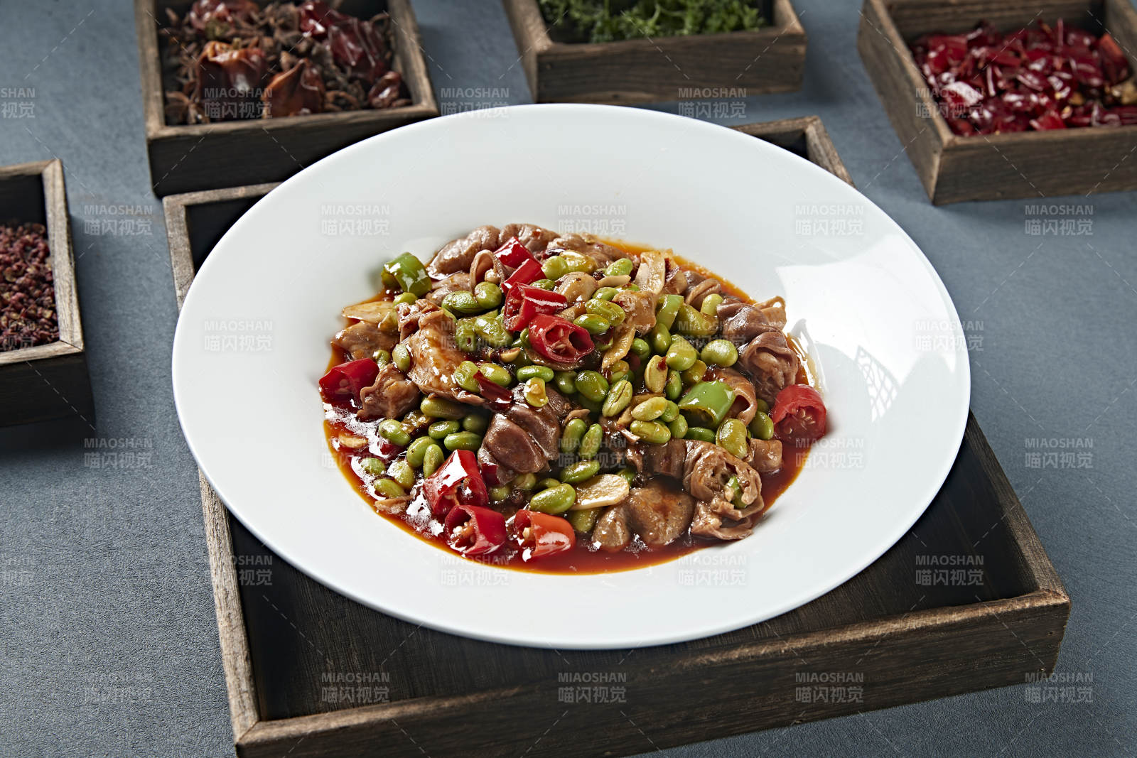 米椒青豆烧肥肠图片