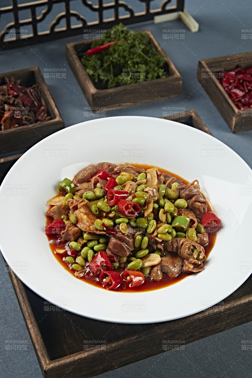 米椒青豆烧肥肠图片